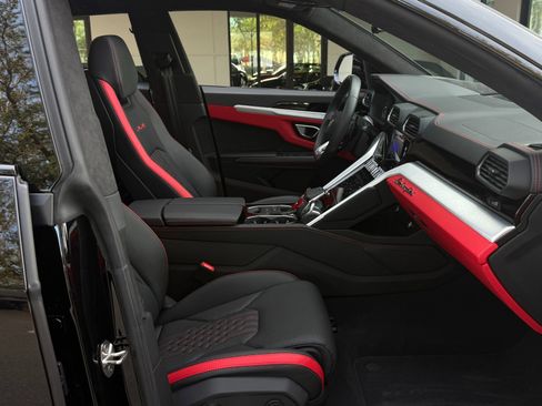 Used 2024 Lamborghini Urus S image 48