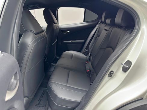 Used 2022 Lexus UX 200 w/ Accessory Package (Z2) FWD image 38