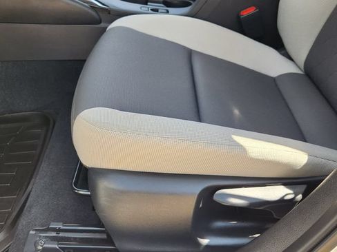 Used 2025 Toyota Corolla LE FWD image 18
