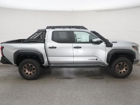New 2025 Toyota Tacoma 4x4 Double Cab Hybrid image 16