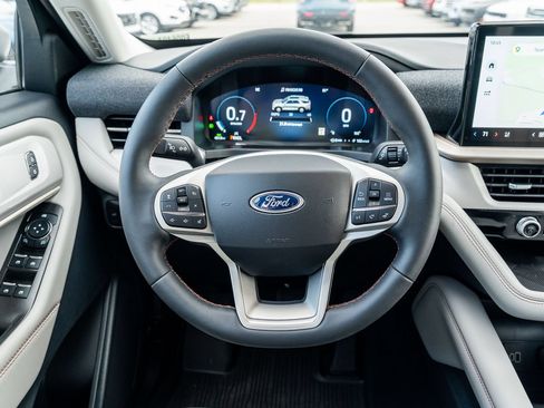 Certified 2026 Ford Explorer Active w/ Active Comfort Package RWD image 22