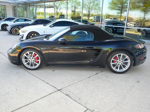 Used 2021 Porsche 718 Boxster S image 8