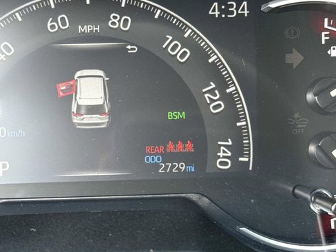 Used 2025 Toyota RAV4 XLE Premium image 37