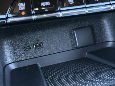 New 2026 Chevrolet Traverse High Country image 18