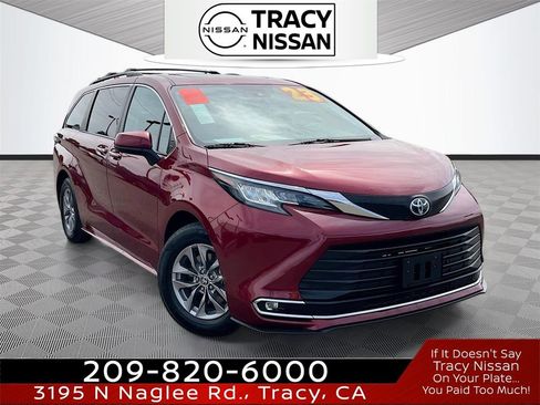 Used 2023 Toyota Sienna XLE FWD image 1