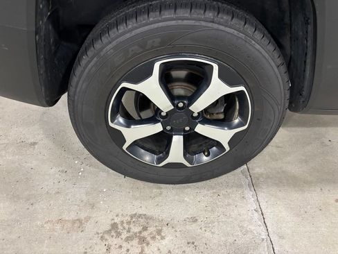 Used 2022 Jeep Renegade Trailhawk AWD/4WD image 8