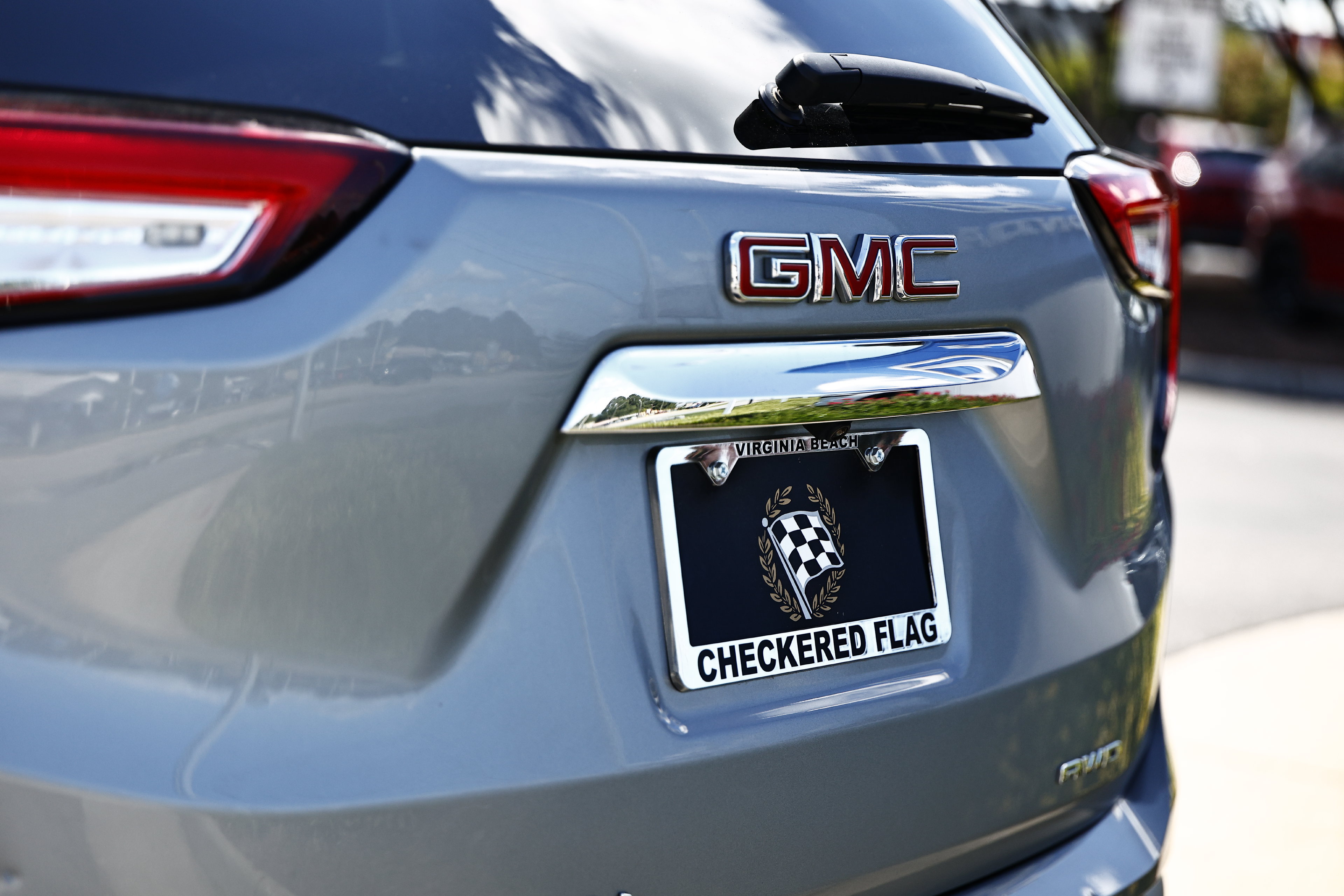 Used 2024 GMC Terrain SLE AWD/4WD image 5