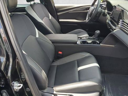 Used 2025 Toyota Camry SE FWD image 19