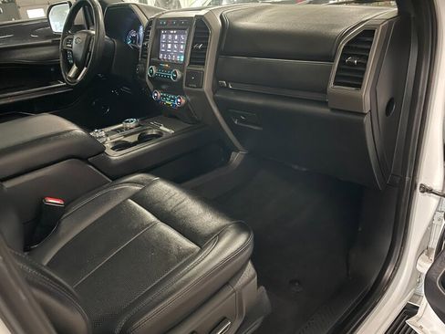 Used 2019 Ford Expedition Max XLT w/ Equipment Group 202A image 29