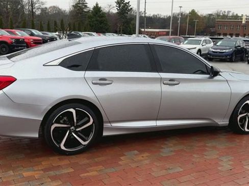 Used 2022 Honda Accord Sport image 3
