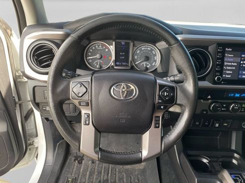 Used 2021 Toyota Tacoma SR5 RWD image 18