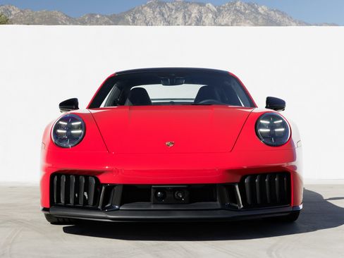 Used 2025 Porsche 911 Carrera GTS image 10