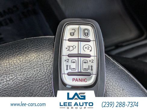 Used 2018 Chrysler Pacifica Touring-L w/ Premium Audio Group FWD image 29