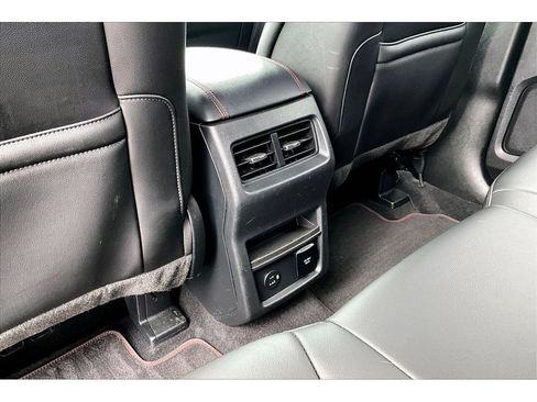 Used 2021 Ford Edge ST-Line w/ Class II Trailer Tow Package AWD/4WD image 12