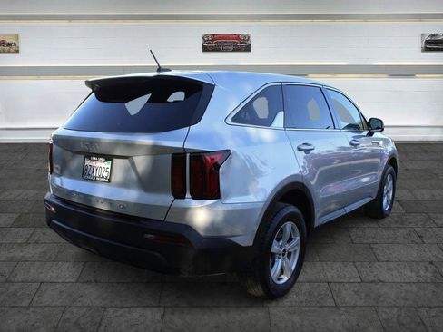 Used 2022 Kia Sorento LX AWD/4WD image 7