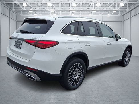 Certified 2025 Mercedes-Benz GLC 300 4MATIC image 6