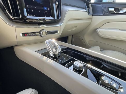 Used 2023 Volvo XC60 B5 Ultimate w/ Climate Package image 30