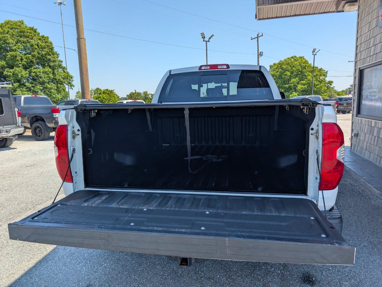 Used 2016 Toyota Tundra SR5 RWD image 22