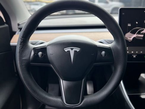 Used 2021 Tesla Model Y Long Range image 38