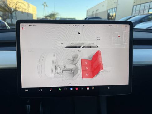 Used 2023 Tesla Model Y Performance image 16