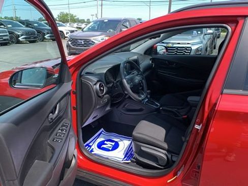 Used 2022 Hyundai Kona SEL w/ Cargo Package AWD/4WD image 9