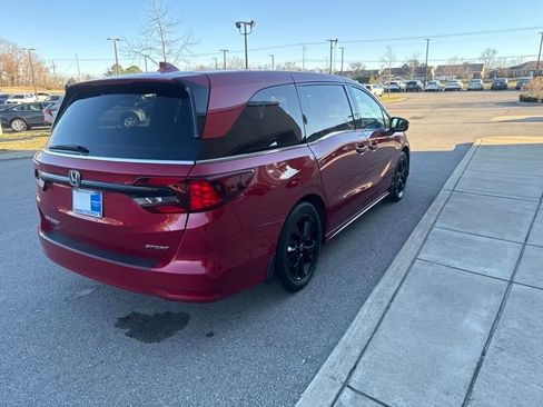 Certified 2023 Honda Odyssey Sport image 4