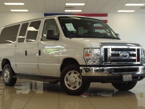 Used 2014 Ford E-350 and Econoline 350 XLT RWD image 1