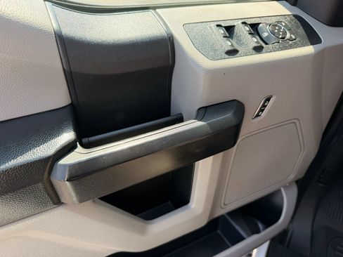 Used 2018 Ford F250 XL w/ Power Equipment Group AWD/4WD image 30