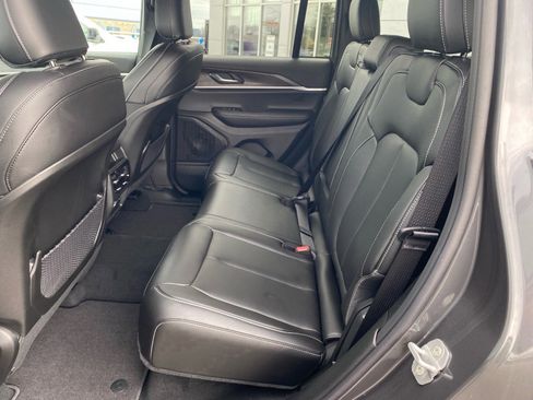 Used 2025 Jeep Grand Cherokee Limited w/ Trailer Tow Package image 23