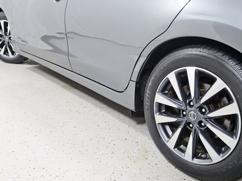 Used 2017 Nissan Altima 2.5 SL w/ Moonroof Package image 12