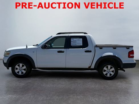 Used 2007 Ford Explorer Sport Trac XLT AWD/4WD image 6