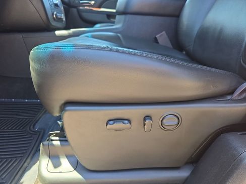 Used 2011 GMC Sierra 2500 SLT w/ SLT Convenience Package AWD/4WD image 31