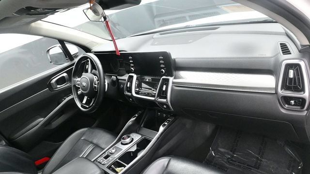Used 2021 Kia Sorento EX FWD image 12