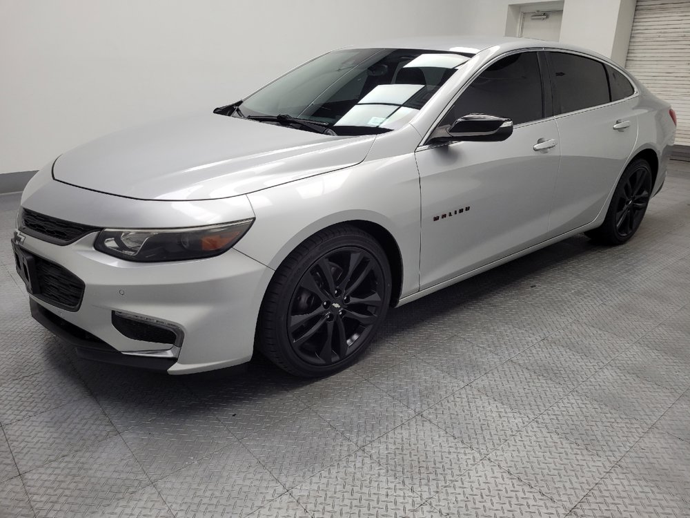 Used 2018 Chevrolet Malibu LT w/ Driver Confidence Package FWD image 2