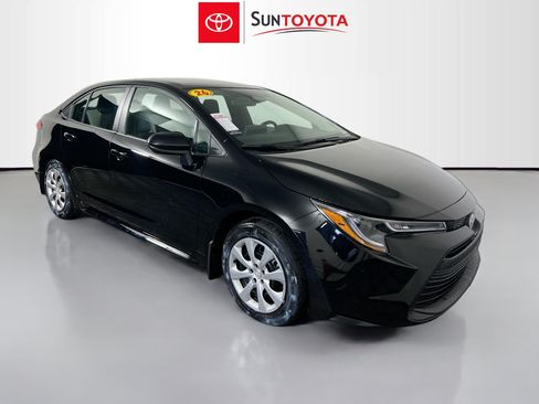 Used 2026 Toyota Corolla LE FWD image 1