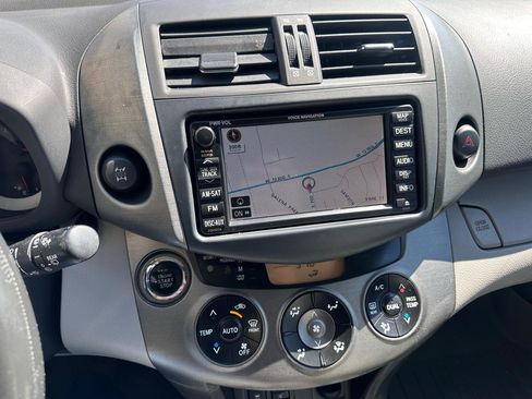 Used 2011 Toyota RAV4 Limited AWD/4WD image 20