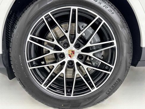 New 2026 Porsche Cayenne AWD/4WD image 32