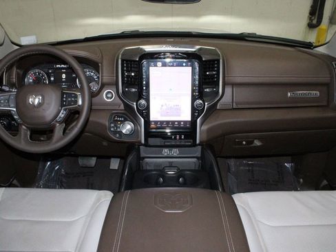 Used 2025 RAM 1500 Laramie image 33