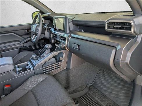 Certified 2026 Toyota 4Runner SR5 AWD/4WD image 19