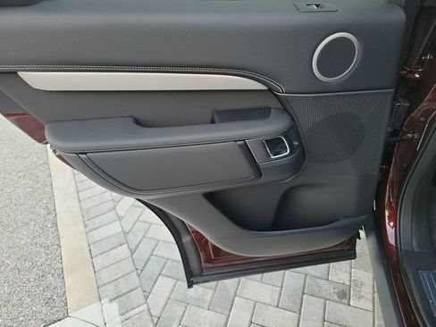 New 2026 Land Rover Discovery Limited Edition AWD/4WD image 22