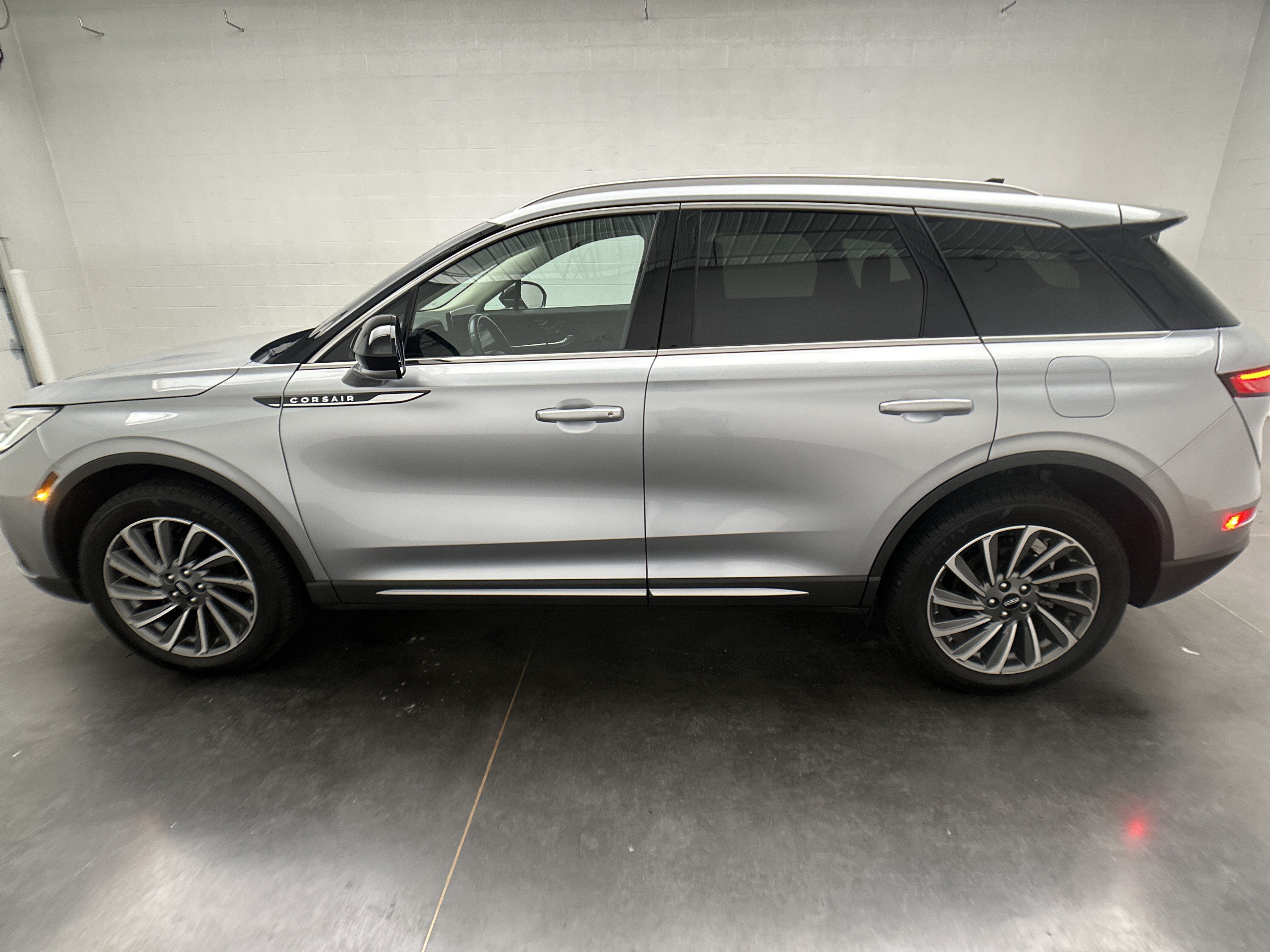 Used 2023 Lincoln Corsair Reserve AWD/4WD image 6