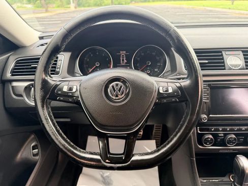 Used 2017 Volkswagen Passat 1.8T R-Line FWD image 30