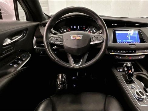 Used 2023 Cadillac XT4 Sport image 5