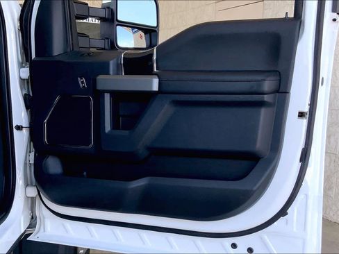 Used 2022 Ford F450 Platinum w/ FX4 Off-Road Package image 23