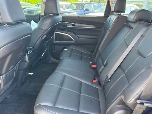 Certified 2024 Kia Telluride EX image 9