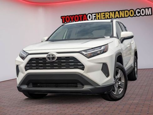 Used 2025 Toyota RAV4 LE AWD/4WD image 1