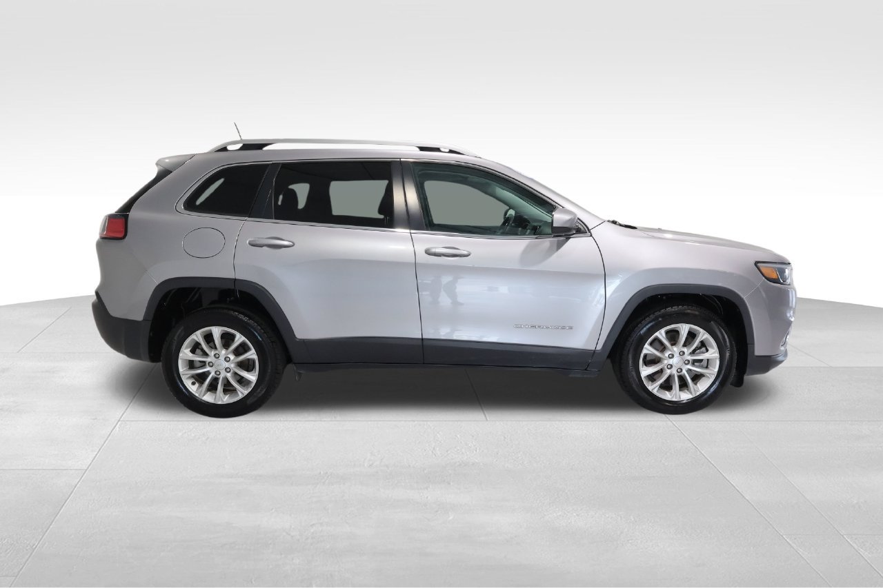 Used 2019 Jeep Cherokee Latitude w/ Popular Appearance Group FWD image 4