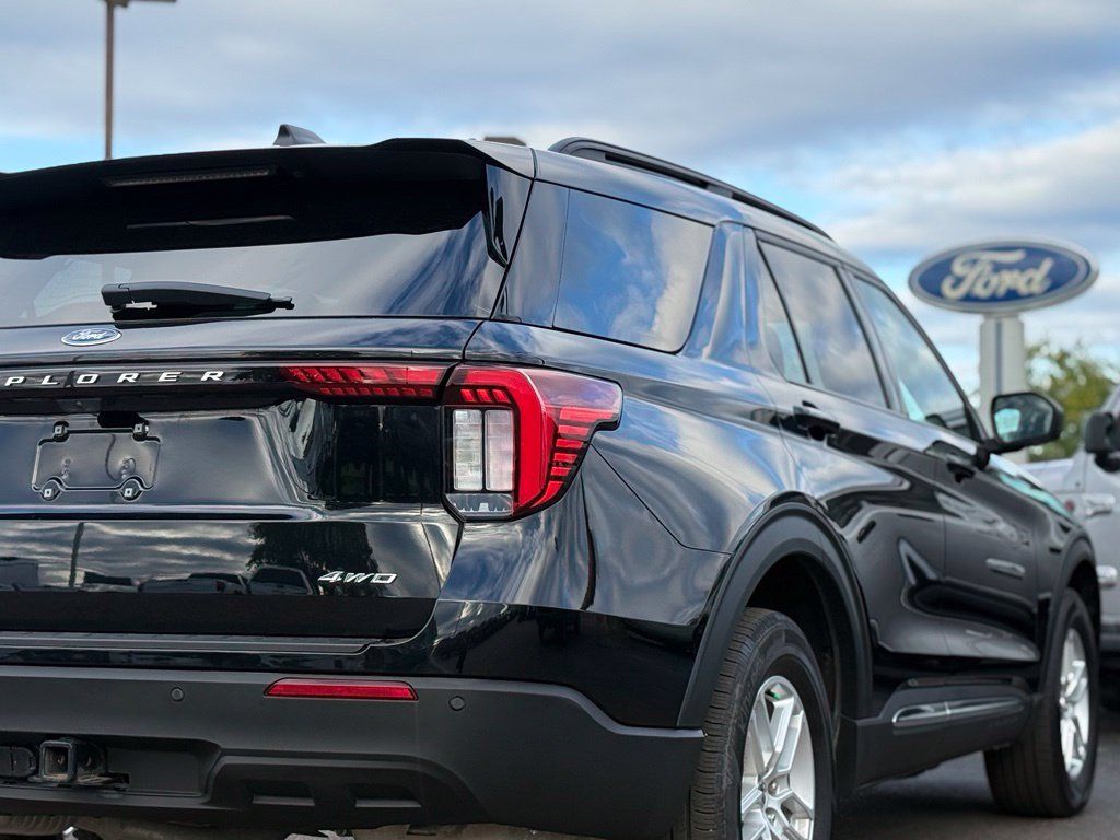 Certified 2025 Ford Explorer Active AWD/4WD image 39