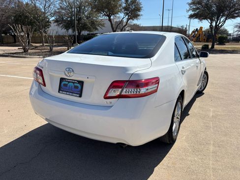 Used 2010 Toyota Camry LE image 5