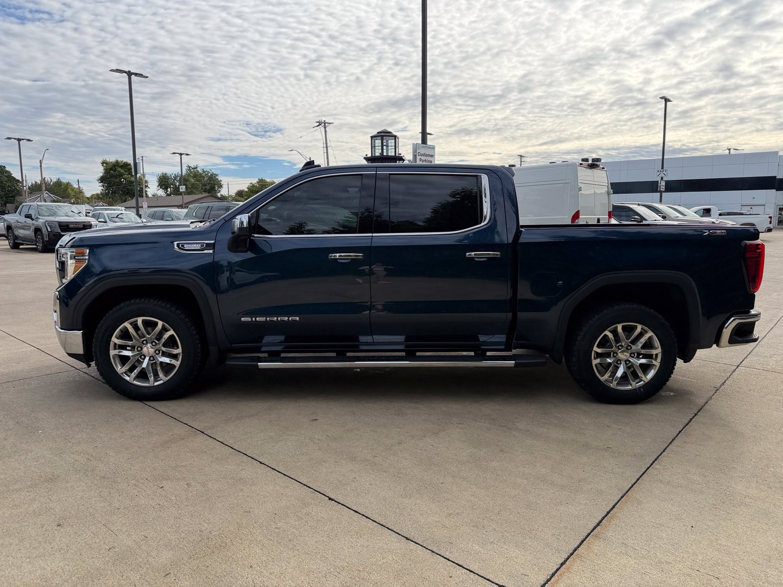 Used 2021 GMC Sierra 1500 SLT w/ SLT Premium Plus Package AWD/4WD image 8